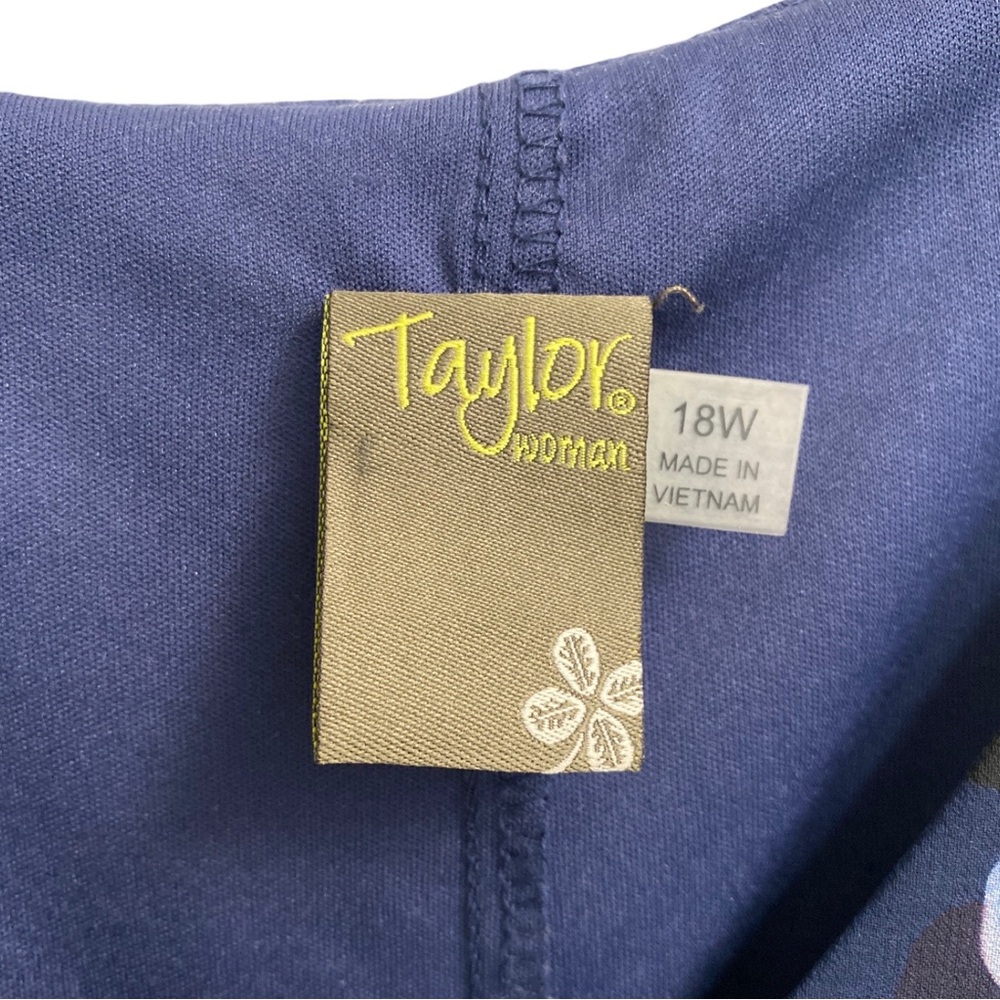 Taylor Woman Plus Size Printed Smocked Midi Dress Floral Size 18W - Picture 6 of 10